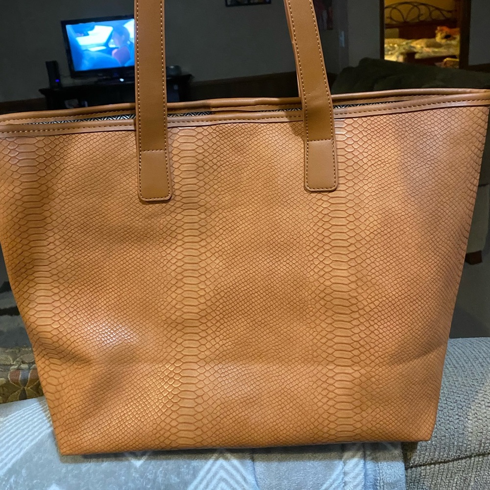 Threaded Pear Kira Tote View 2